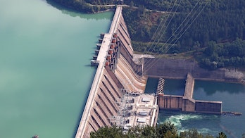 Hydroelectric dam